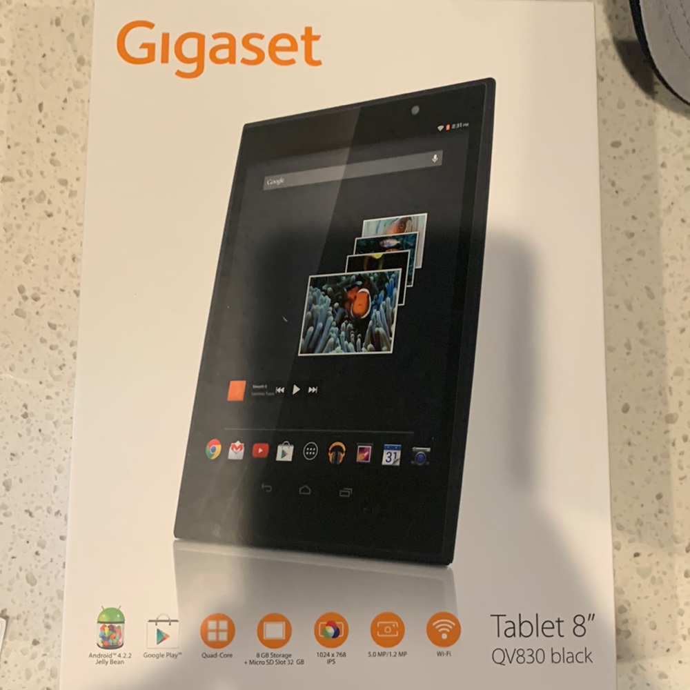 Gigaset Tablet 8” QV830 new in box with case and stylus